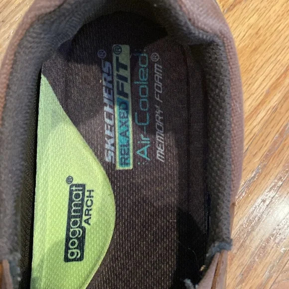 Skechers relaxed fit brown shoes - Picture 2 of 6